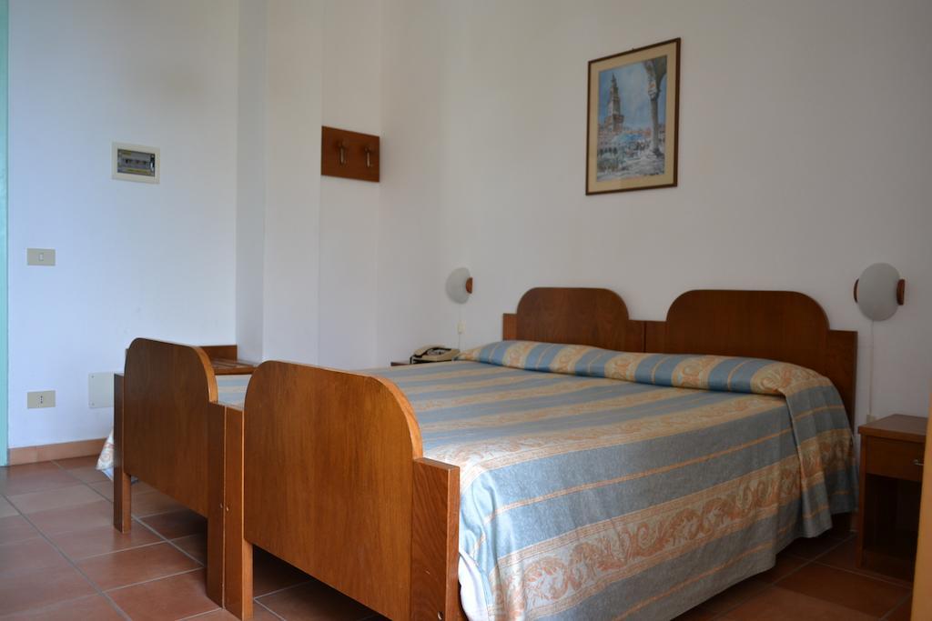 Hotel Villa Bina Sant'Angelo  الغرفة الصورة