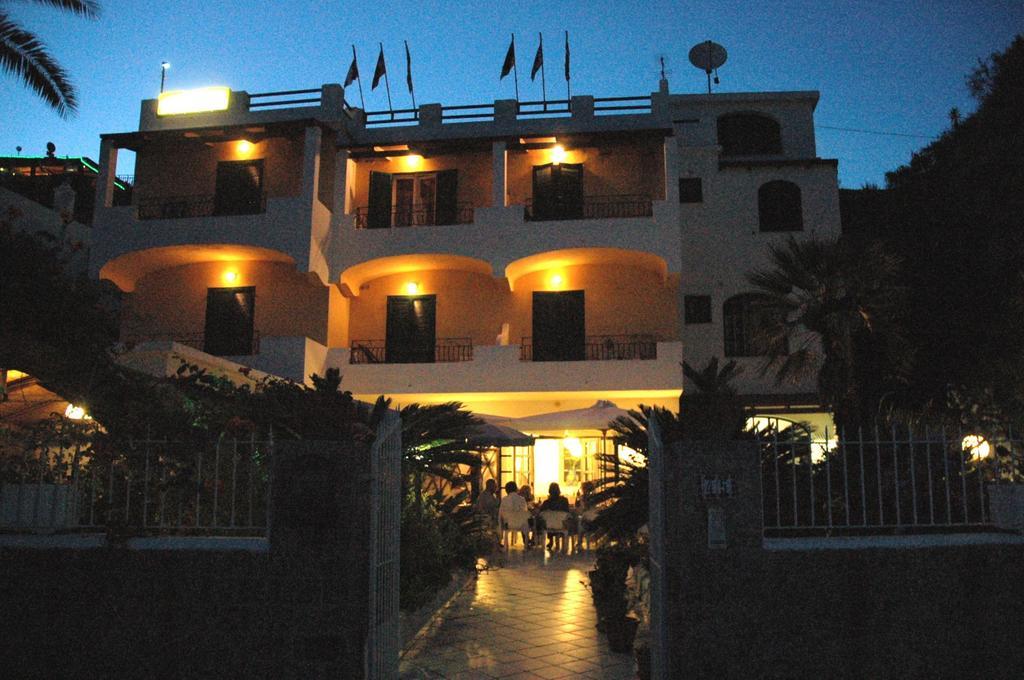 Hotel Villa Bina Sant'Angelo  المظهر الخارجي الصورة