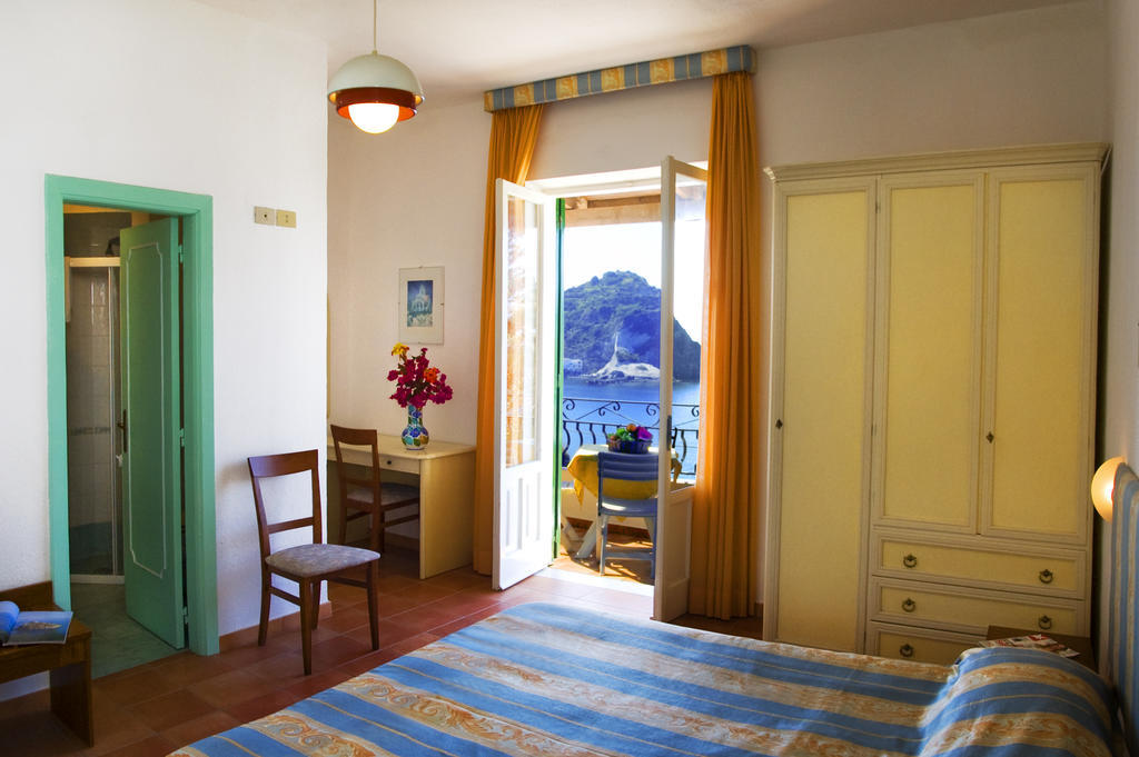 Hotel Villa Bina Sant'Angelo  الغرفة الصورة