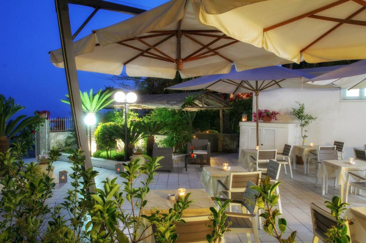 Hotel Villa Bina Sant'Angelo  المظهر الخارجي الصورة